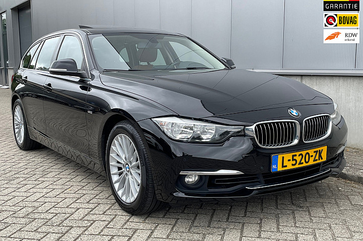 BMW 3 Serie Touring 318i Luxury / Leder / Panorama Dak
