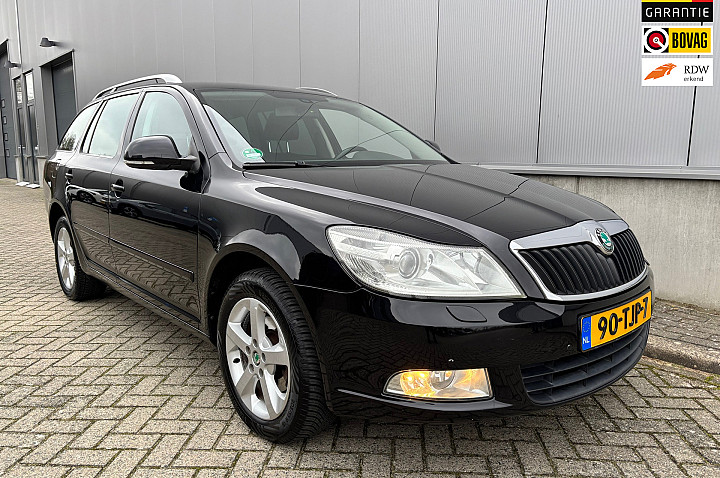SKODA Octavia Combi 1.4 TSI Greentech Elegance Business Line